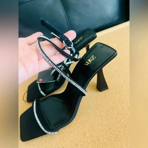 ZARA BRAND BLACK HEELED SANDALS WITH RHINESTONE STRAPS size35 size 5US - Picture 8 of 9